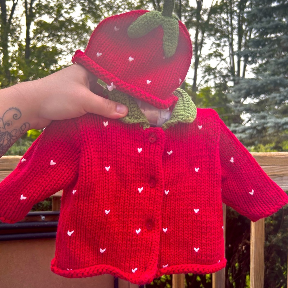 Strawberry baby outfit 0-3 months